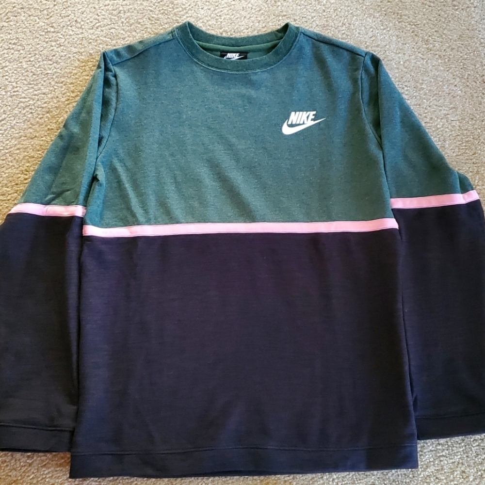 NWOT Nike crewneck sweatshirt